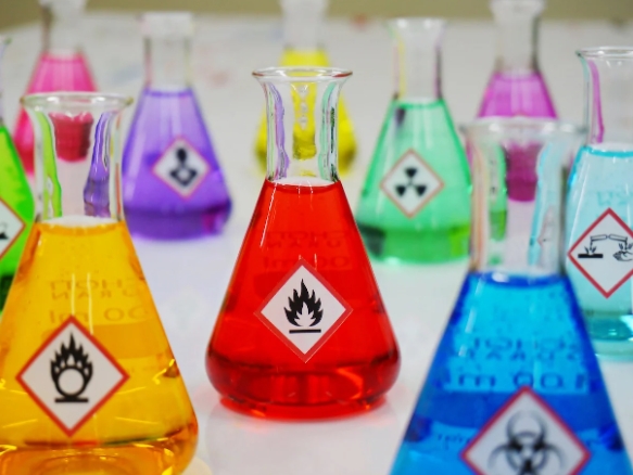 What Is The Difference Between Chemical And Biological Pollutants